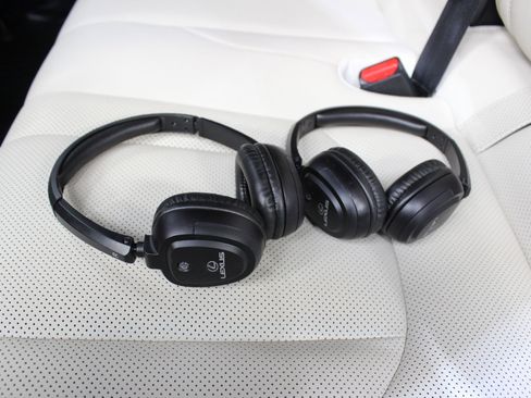 Used 2019 Lexus LX 570 4WD w/ Inspiration Series image 34