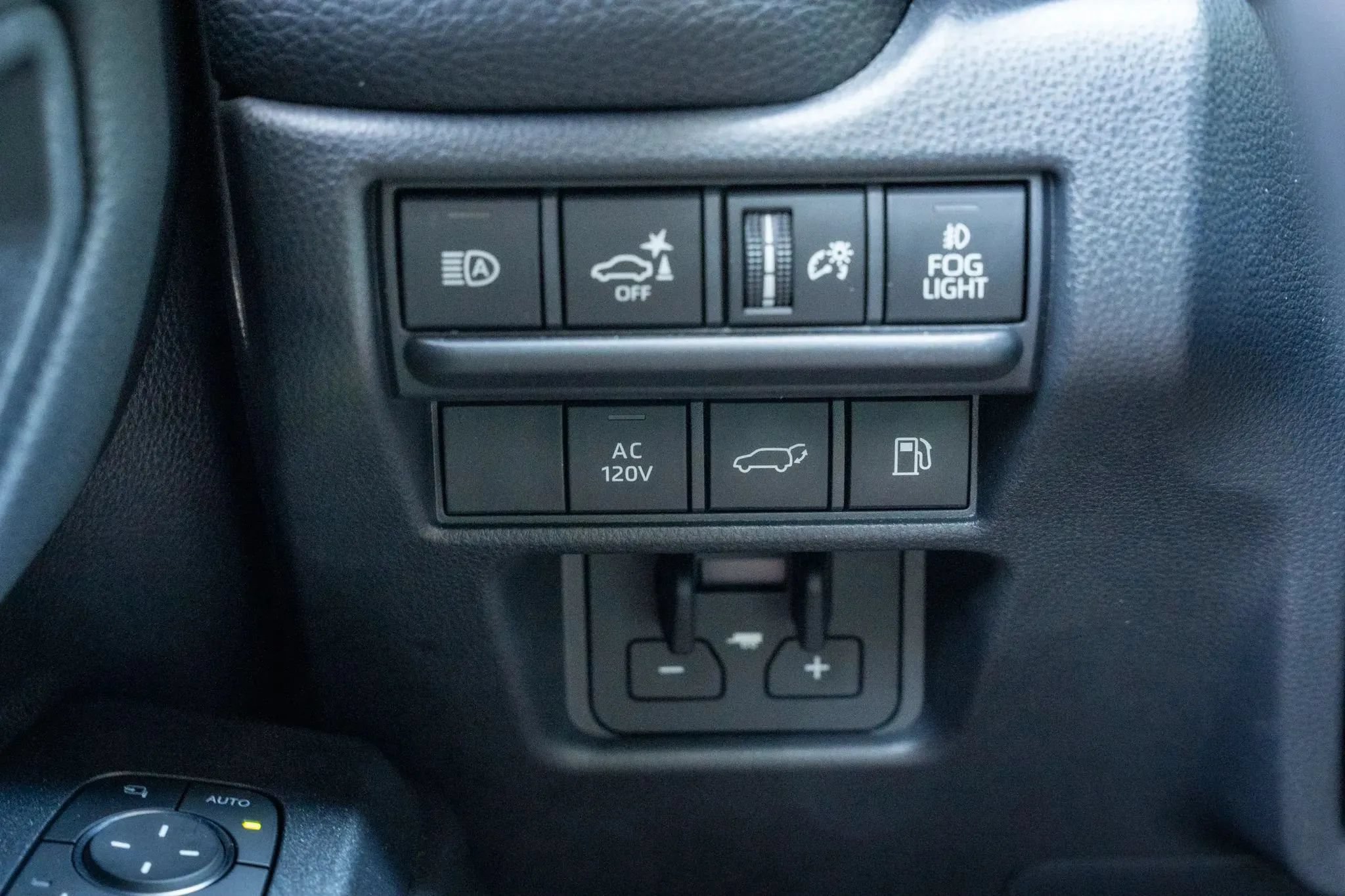 Used 2025 Toyota Land Cruiser w/ Premium Package AWD/4WD image 31