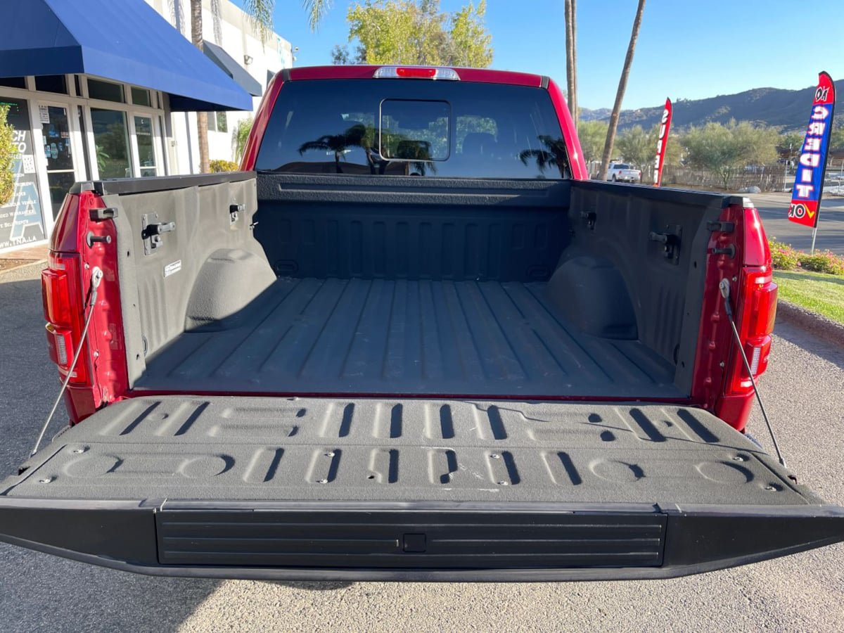 Used 2015 Ford F150 Lariat w/ Equipment Group 502A Luxury AWD/4WD image 8
