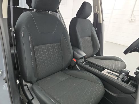 Used 2024 Nissan Kicks SV image 10