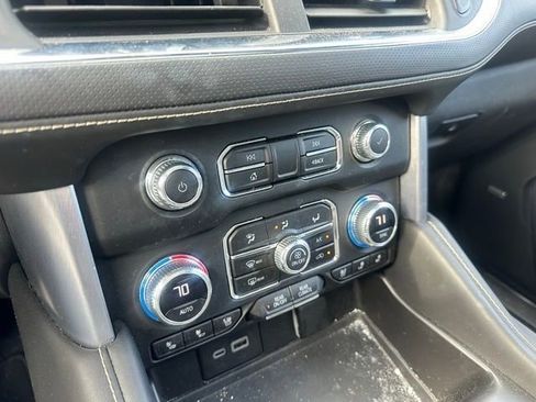 Used 2023 GMC Yukon SLT w/ SLT Luxury Package image 20