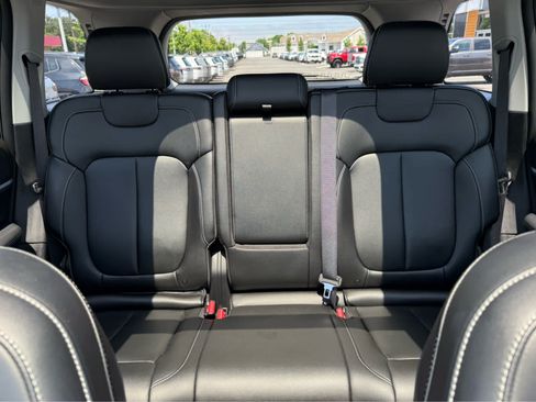 Used 2023 Jeep Grand Cherokee 4WD 4xe image 27