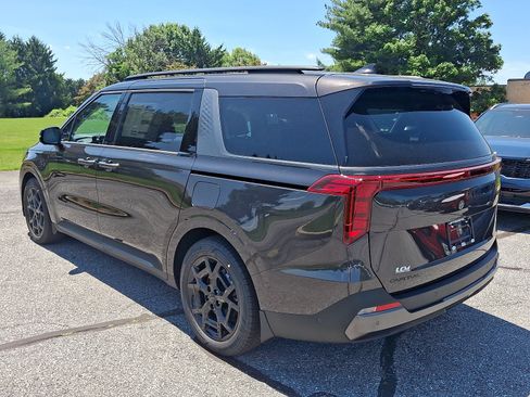 New 2026 Kia Carnival SX w/ SX Dark Edition Package FWD image 4