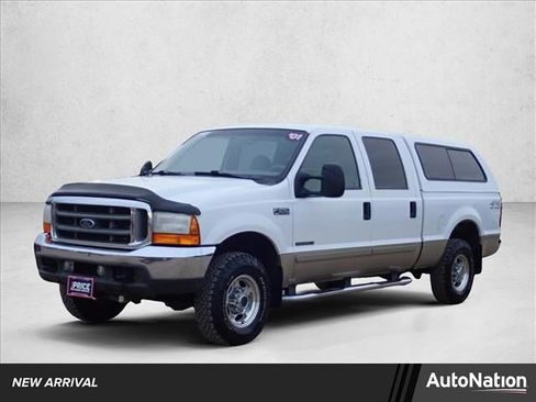 Used 2001 Ford F250 Lariat image 1