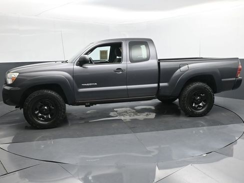 Used 2012 Toyota Tacoma 4x4 Access Cab V6 image 2