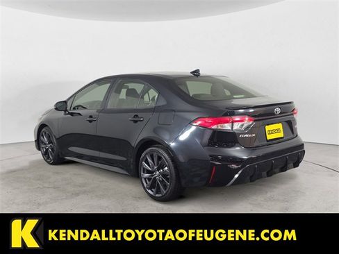 Certified 2024 Toyota Corolla SE image 3