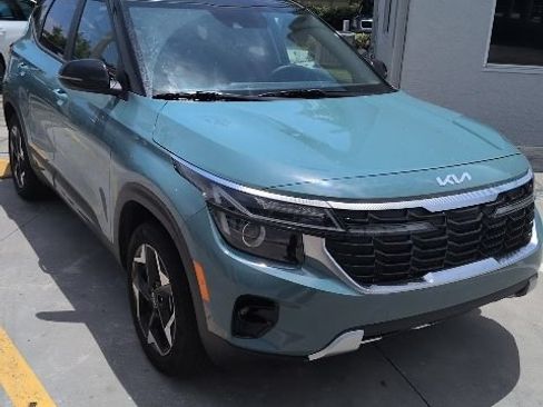 Certified 2025 Kia Seltos S FWD image 1