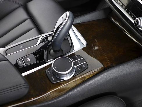 Used 2020 BMW 530i w/ Convenience Package image 16