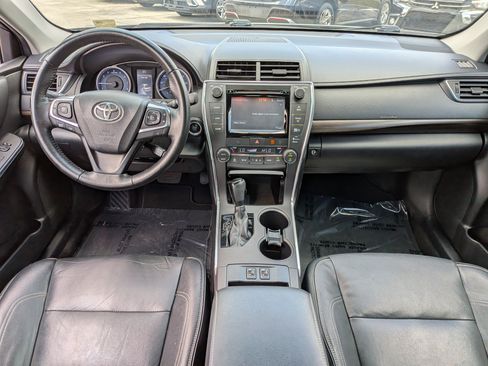 Used 2015 Toyota Camry XLE w/ Moonroof Package FWD image 14