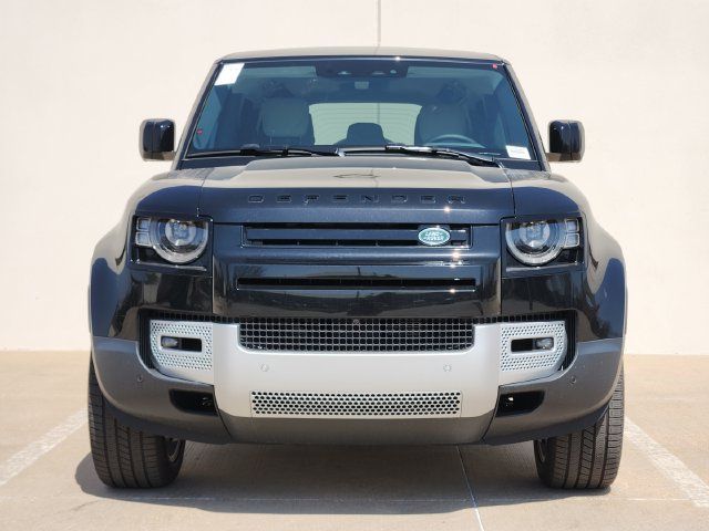 Used 2024 Land Rover Defender 110 SE AWD/4WD image 2