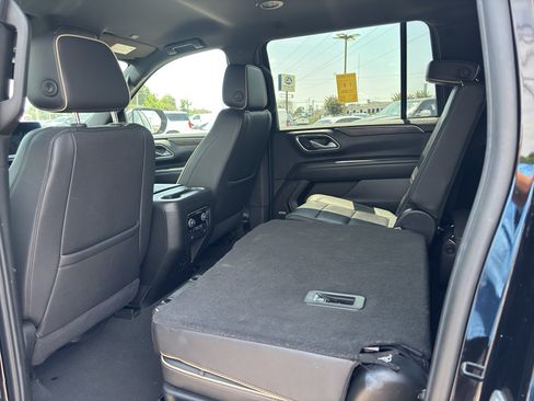 Used 2024 Chevrolet Suburban Premier AWD/4WD image 3
