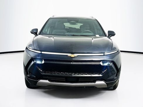 Used 2025 Chevrolet Equinox EV LT FWD image 2