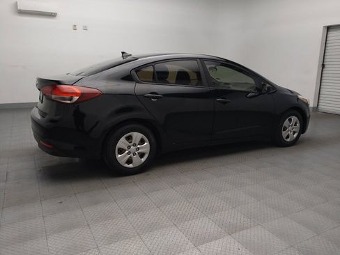 Used 2017 Kia Forte LX image 10