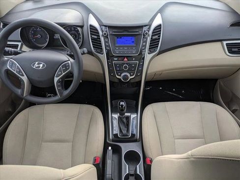 Used 2016 Hyundai Elantra GT image 15