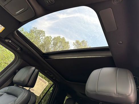 New 2026 Lincoln Navigator Reserve AWD/4WD image 36