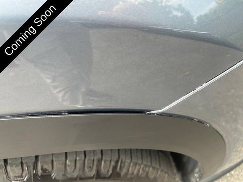 Used 2021 Toyota Highlander XLE AWD/4WD image 32