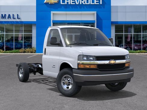 New 2025 Chevrolet Express 3500 w/ Power Convenience Package image 33
