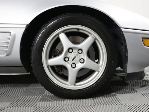 Used 1996 Chevrolet Corvette Coupe RWD image 6