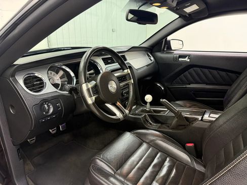 Used 2012 Ford Mustang GT Premium w/ Comfort Pkg RWD image 12