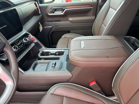 New 2026 GMC Sierra 2500 Denali w/ Technology Package AWD/4WD image 39
