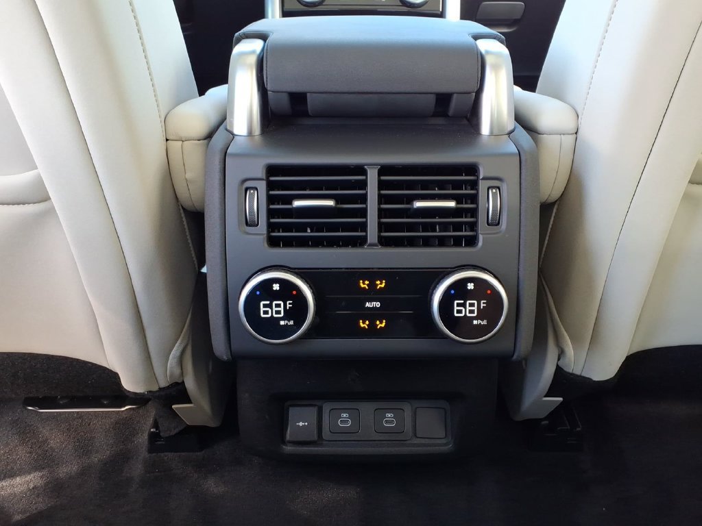 Certified 2025 Land Rover Discovery S AWD/4WD image 26