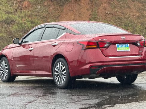 Used 2023 Nissan Altima 2.5 SV image 5