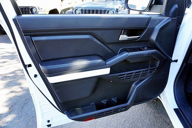 Used 2024 Toyota Tacoma TRD Off-Road AWD/4WD image 32