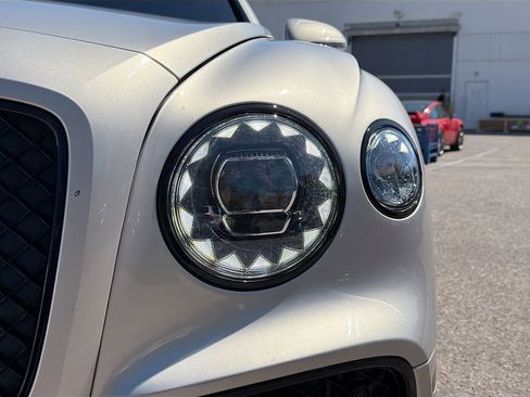 Used 2024 Bentley Flying Spur W12 image 10