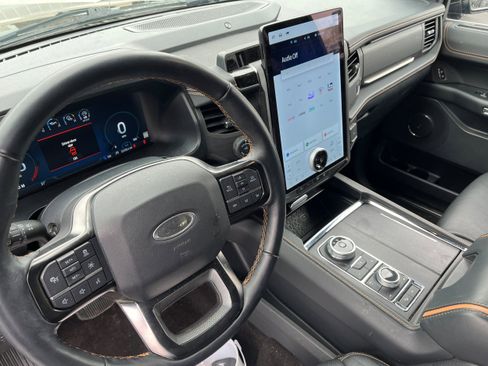 Certified 2023 Ford Expedition Max Platinum image 8