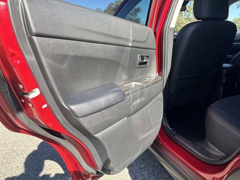 Used 2024 Mitsubishi Outlander Sport SE image 12