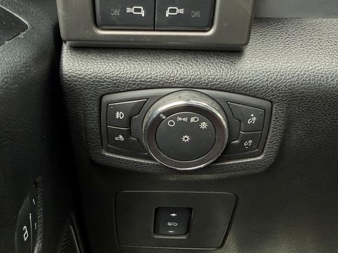 Used 2017 Ford F150 Limited AWD/4WD image 18
