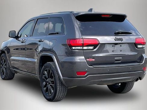 Used 2018 Jeep Grand Cherokee Altitude AWD/4WD image 2