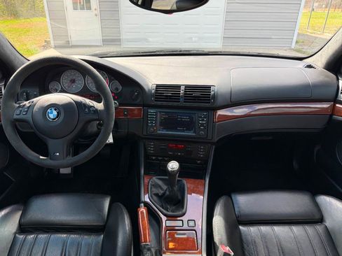 Used 2001 BMW M5 image 49