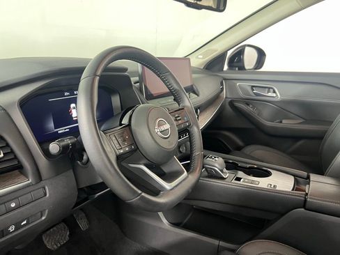 Used 2024 Nissan Rogue Platinum image 23