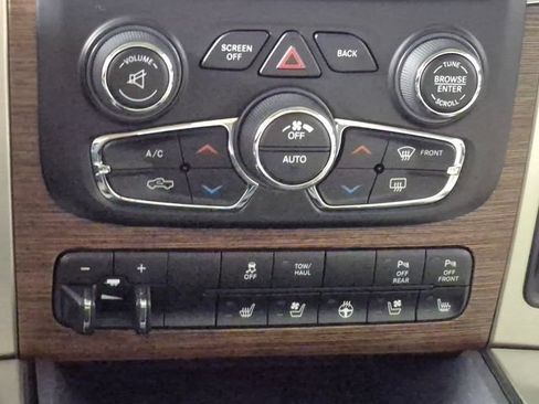 Used 2018 RAM 1500 Laramie w/ Convenience Group AWD/4WD image 20