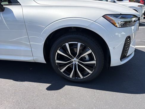 Certified 2024 Volvo XC60 B5 Plus AWD/4WD image 13