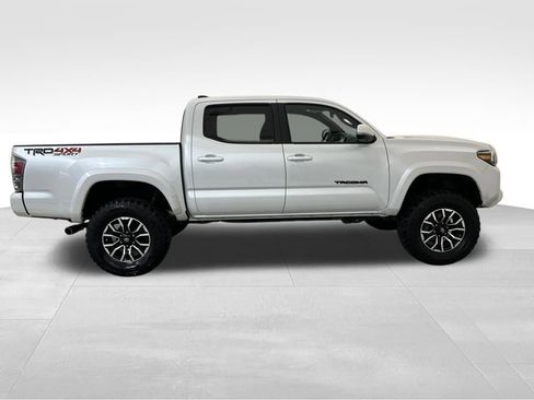 Used 2021 Toyota Tacoma TRD Sport w/ TRD Premium Sport Package image 8