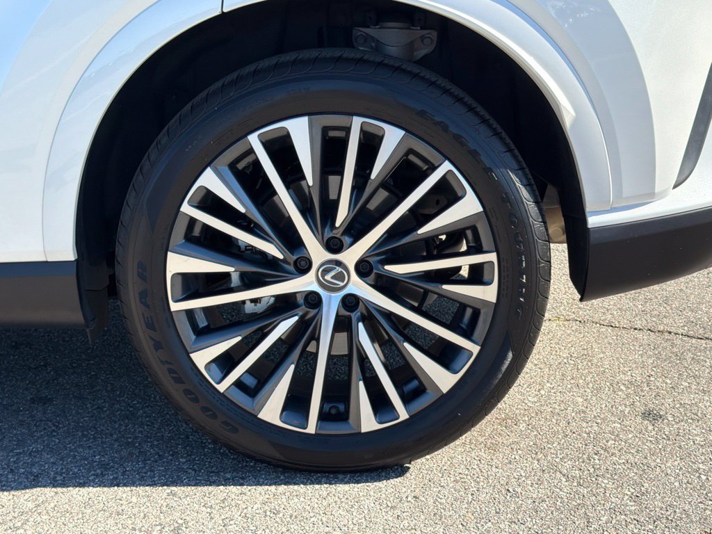 Used 2024 Lexus RX 350 Premium Plus w/ Accessory Package (Z1) FWD image 17