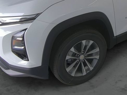 New 2027 Chevrolet Equinox LT w/ Convenience Package II FWD image 7