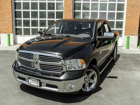 Used 2016 RAM 1500 Classic SLT w/ SLT Plus D←cor Group AWD/4WD image 2