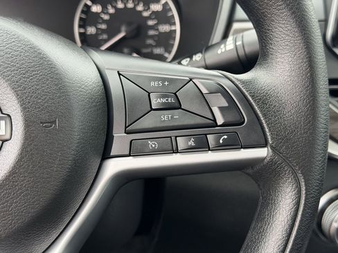 Used 2025 Nissan Altima 2.5 SV FWD image 22