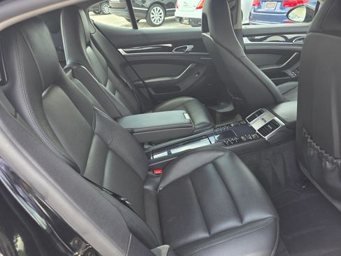 Used 2015 Porsche Panamera 4 AWD/4WD image 28