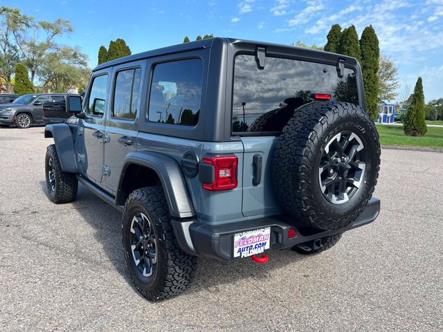Used 2024 Jeep Wrangler Unlimited Rubicon w/ Convenience Group AWD/4WD image 3