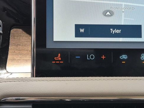 Used 2023 Lincoln Corsair Reserve AWD/4WD image 29