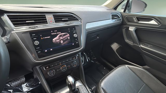 Used 2020 Volkswagen Tiguan SE w/ Panoramic Sunroof Package FWD image 25