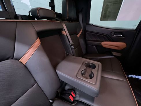 Used 2023 GMC Canyon AT4 w/ AT4 Premium Package AWD/4WD image 38