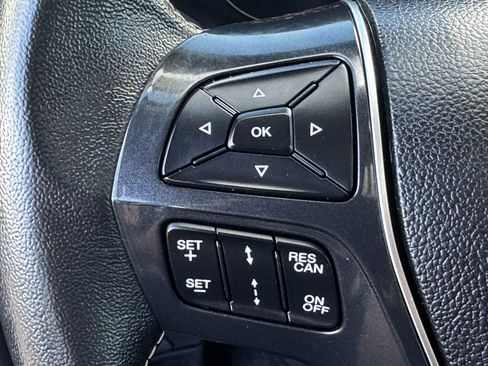Used 2019 Ford Explorer Platinum AWD/4WD image 24