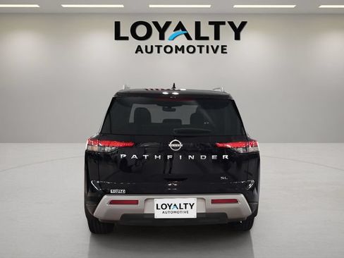 Used 2025 Nissan Pathfinder SL w/ Cargo Package FWD image 4