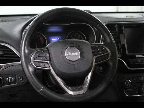 Used 2020 Jeep Cherokee Limited image 7