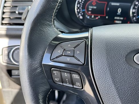 Used 2018 Ford Explorer Platinum image 36